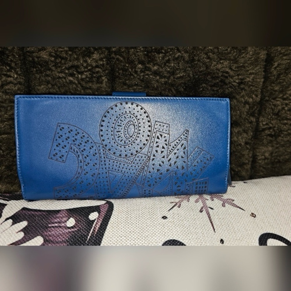 EUC Salvatore Ferragamo Blue Wallet - Picture 3 of 16